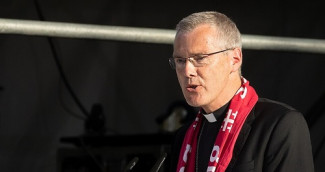 Bischof Heiner Wilmer auf dem Kirchentag in Hannover 2025