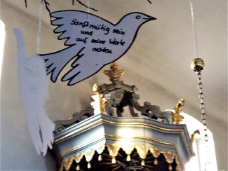 Friedenstaube Sanftmut in der Kirche Rehweiler
