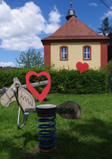 Spielplatz und Kirche Rehweiler