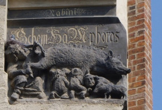 Schmähplastik einer "Judensau" an der Wittenberger Stadtkirche