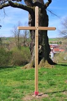 Lärchenholzkreuz