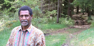 Pastor Krou Magob