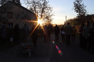 Sonnenaufgang während der Osternacht in Rehweiler