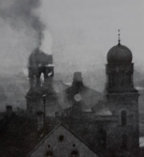Die Synagoge in Kitzingen brennt - Reichspogromnacht 9. auf 10. November 1938