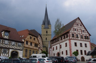 Marktplatz in Zeil mit Rathaus (rechts)